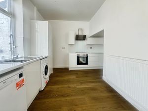 Kitchen - click for photo gallery